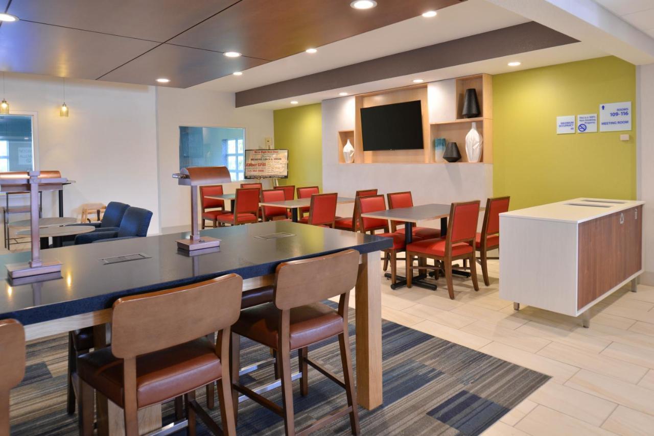 Express And By Ihg 2* Stevens Point