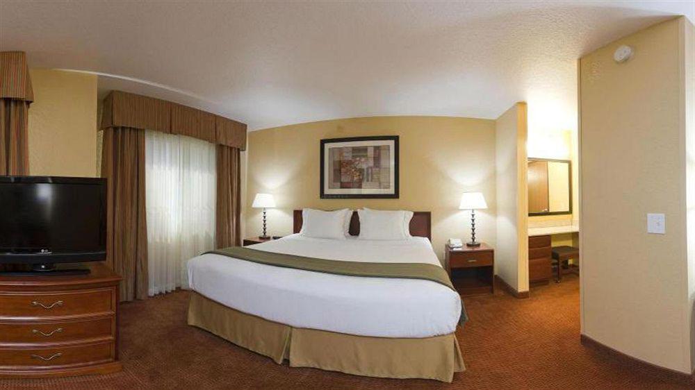 Holiday Express And By Ihg Hotel